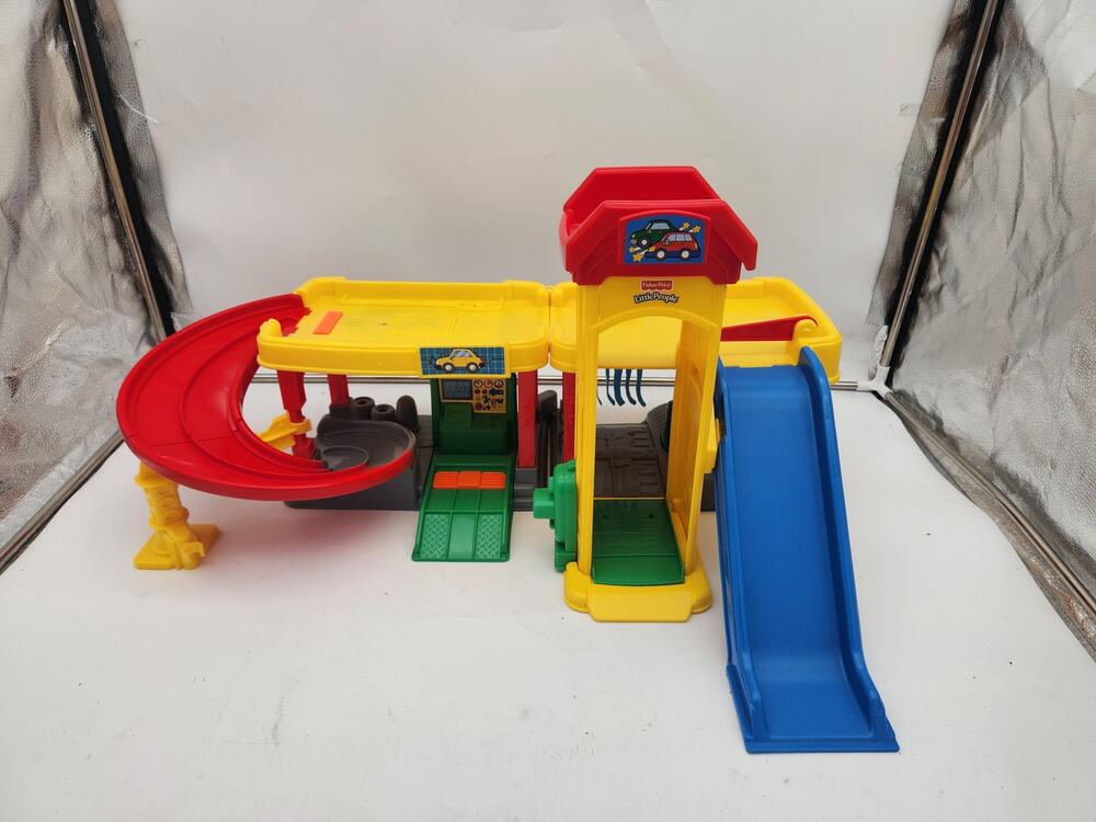 Vintage Little People 2002 Ramps Around Garage